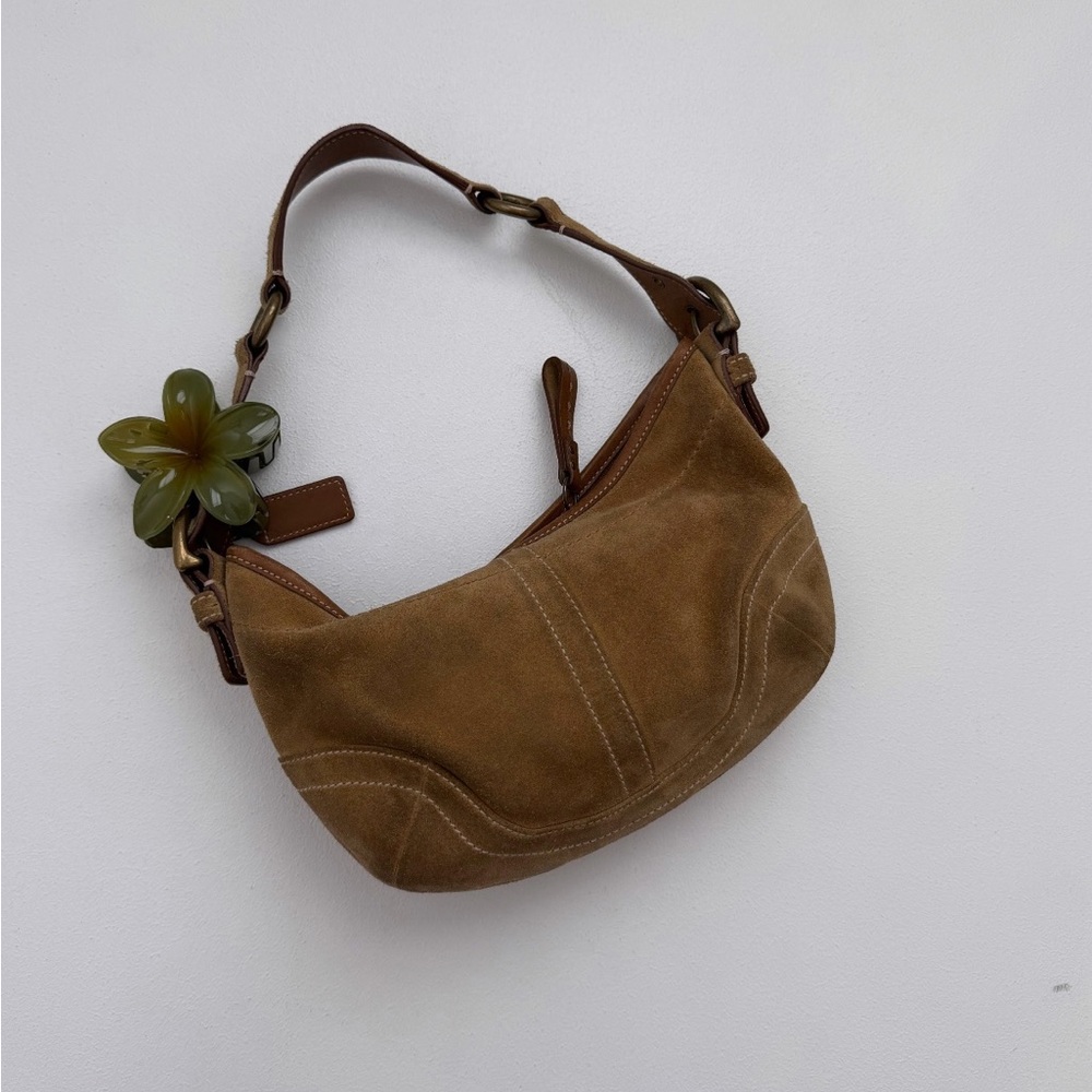 Vintage Coach Soho Tan Suede Hobo
Shoulder Bag 9658 Y2K Buckle Strap - Picture 4 of 9